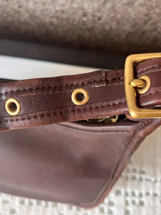 Vintage Janice Coach Brown Leather Crossbody Bag with bronze hardware made in DR - Picture 9 of 15